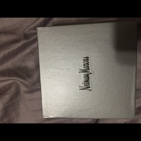 Neiman Marcus Diamond choker - Picture 2 of 4